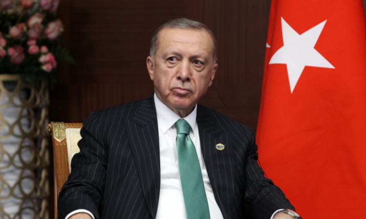 "Мирът не е далеч": Ердоган иска да обсъди мирен план между Украйна и Русия с Тръмп